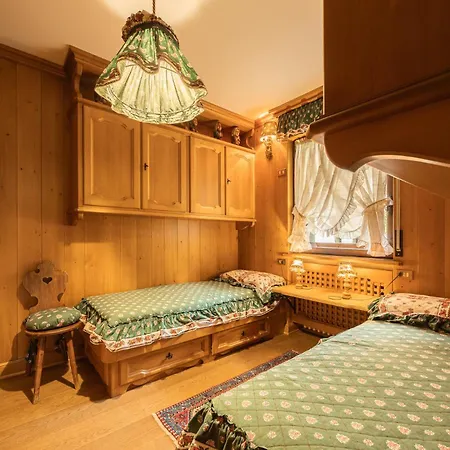 Casa Cinque Torri 아파트 코르티나 담페조